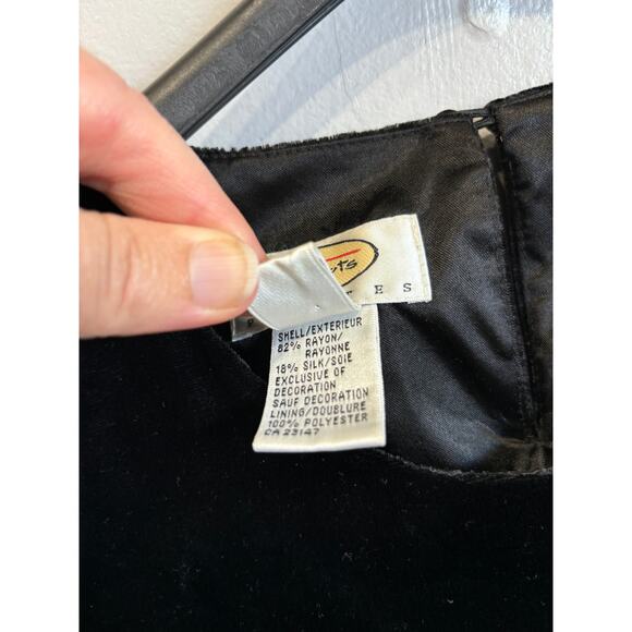 Talbots Black Velvet Top Blouse Womens Peties 6 Embellished Silk Blend Vintage - Picture 5 of 6
